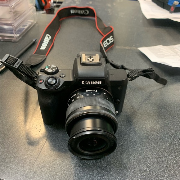 CANON EOS M 50 DIGITAL CAMERA 15-45 mm lenses Iconic high quality - Picture 1 of 15